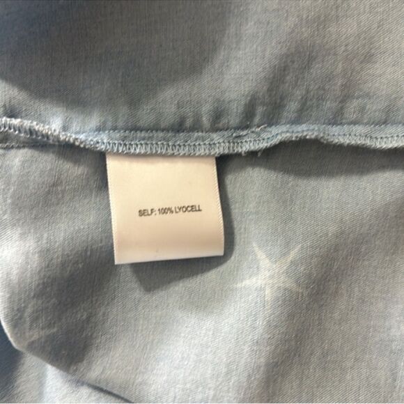 JANE + DELANCEY M-L VINTAGE WASH LIGHT BLUE WHITE STAR SHORT SLEEVE BUTTON SHIRT - Picture 9 of 11